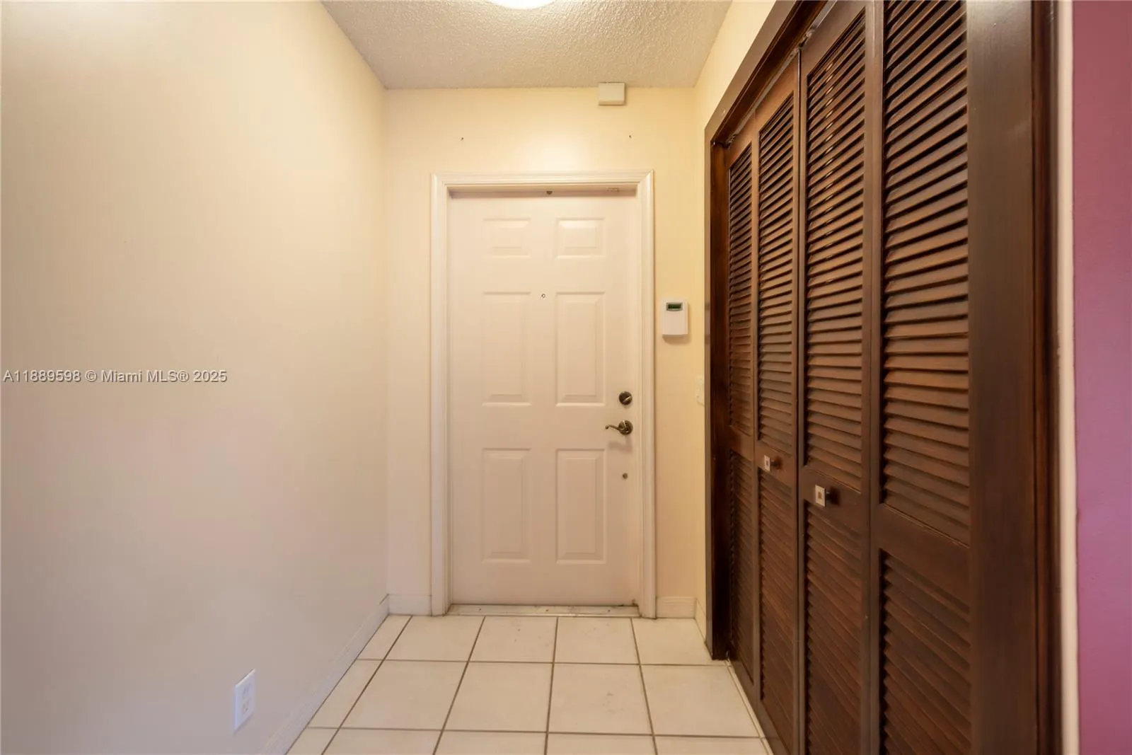 1886 Sirius Ln
