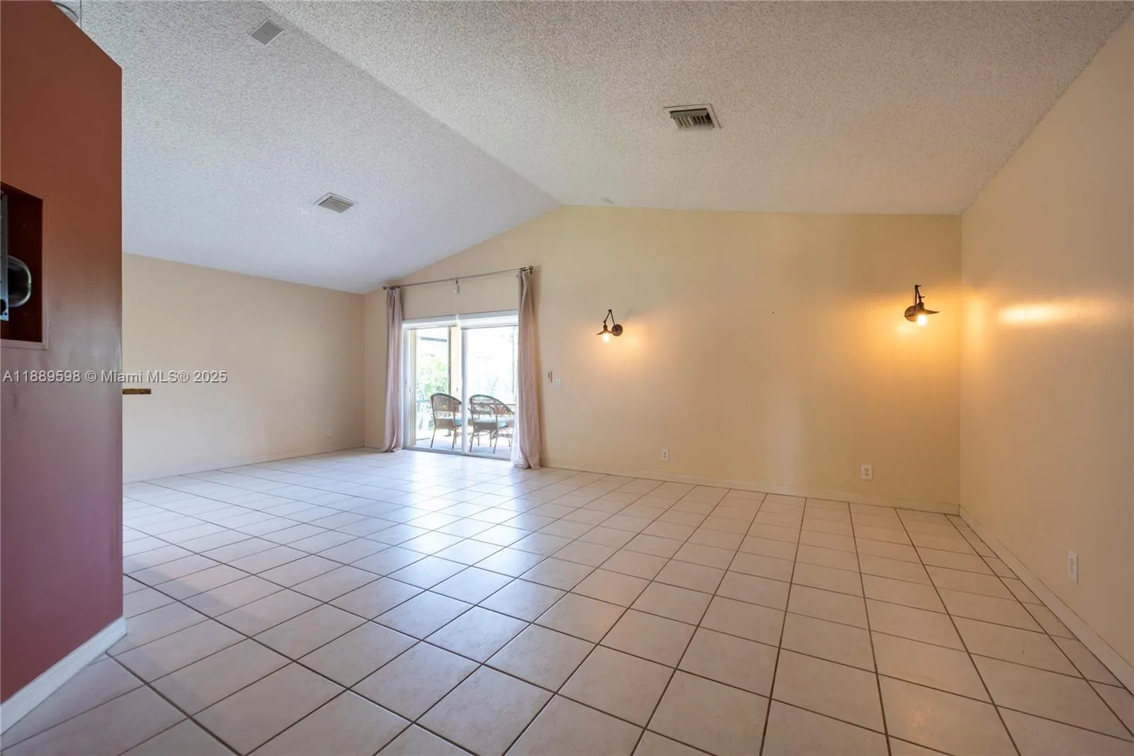 1886 Sirius Ln