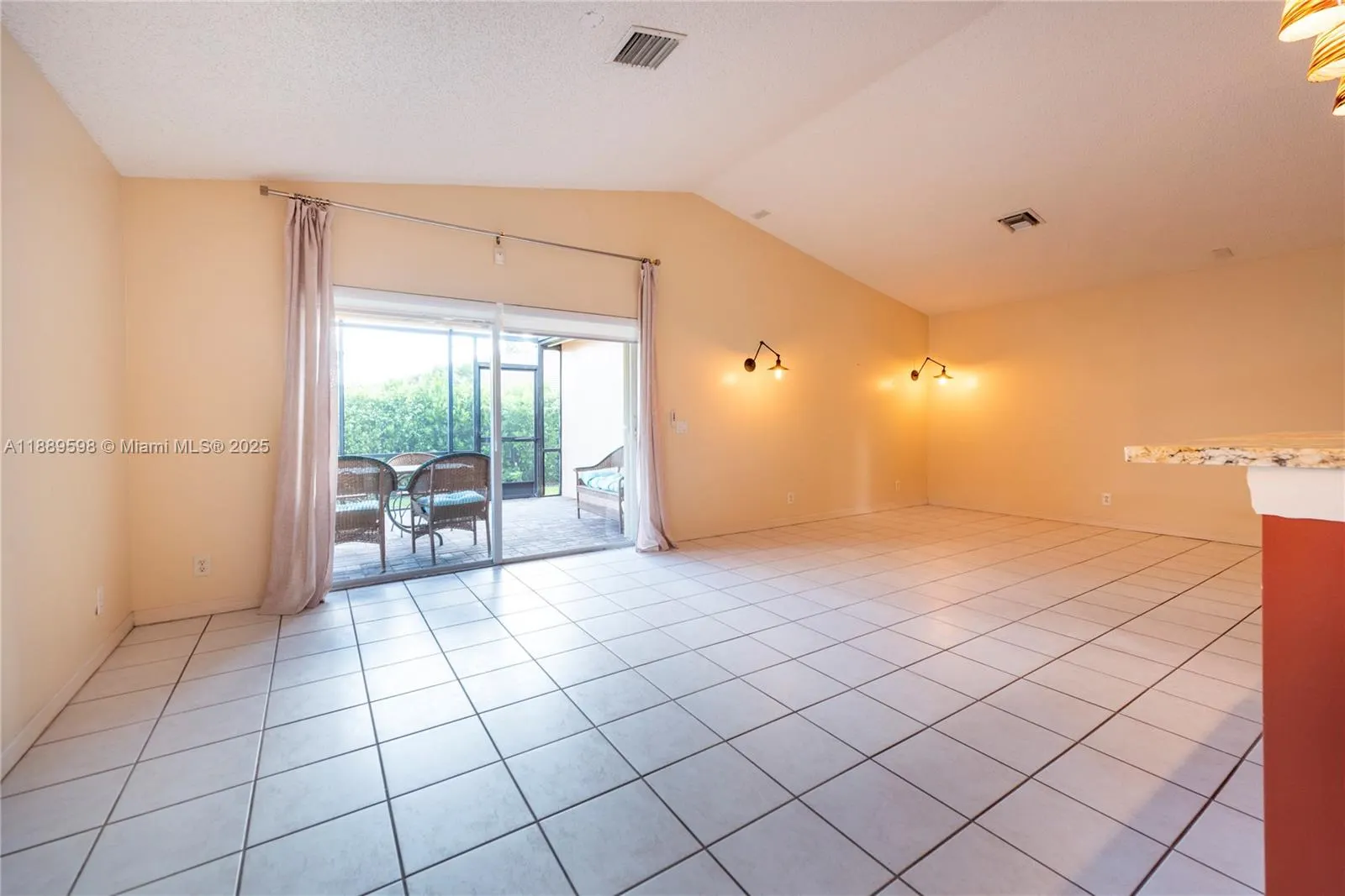 1886 Sirius Ln