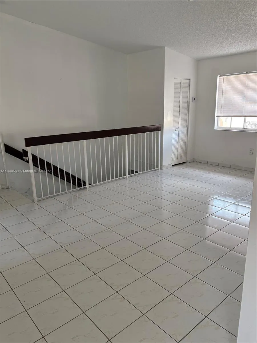 2258 W 74th St, #202-9