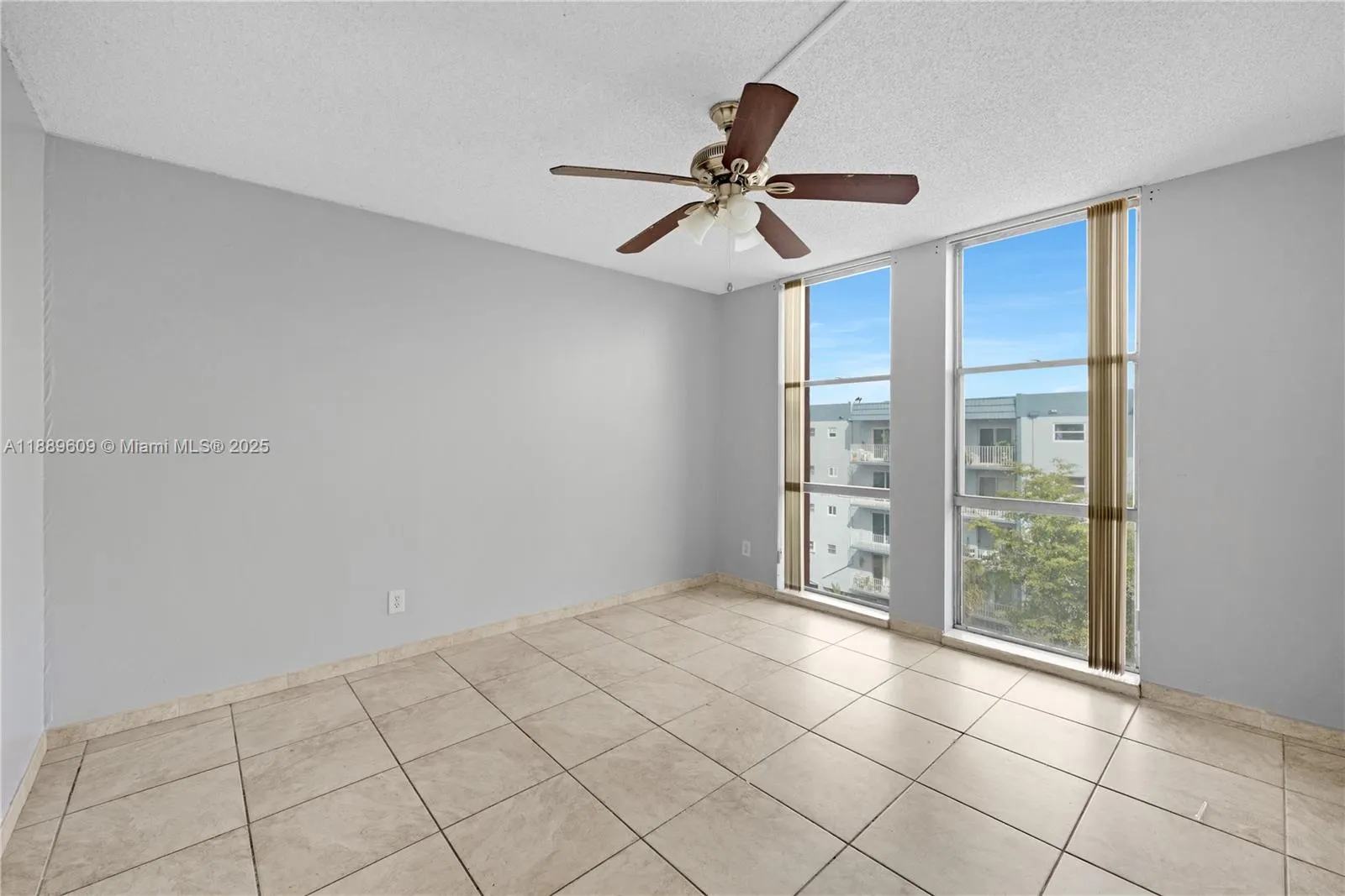 1750 W 46th St, #544