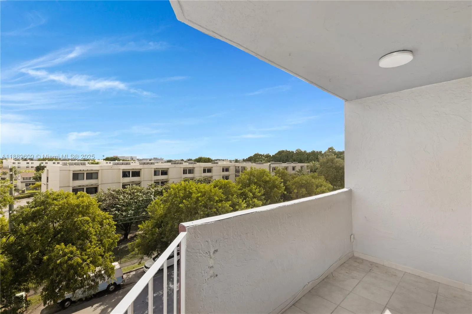 1750 W 46th St, #544