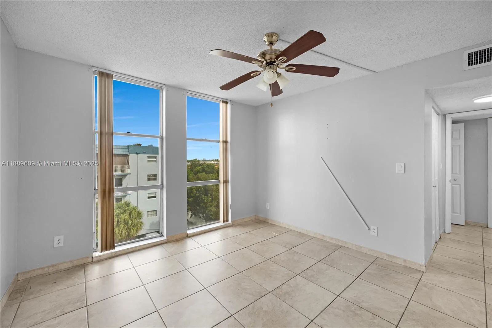 1750 W 46th St, #544
