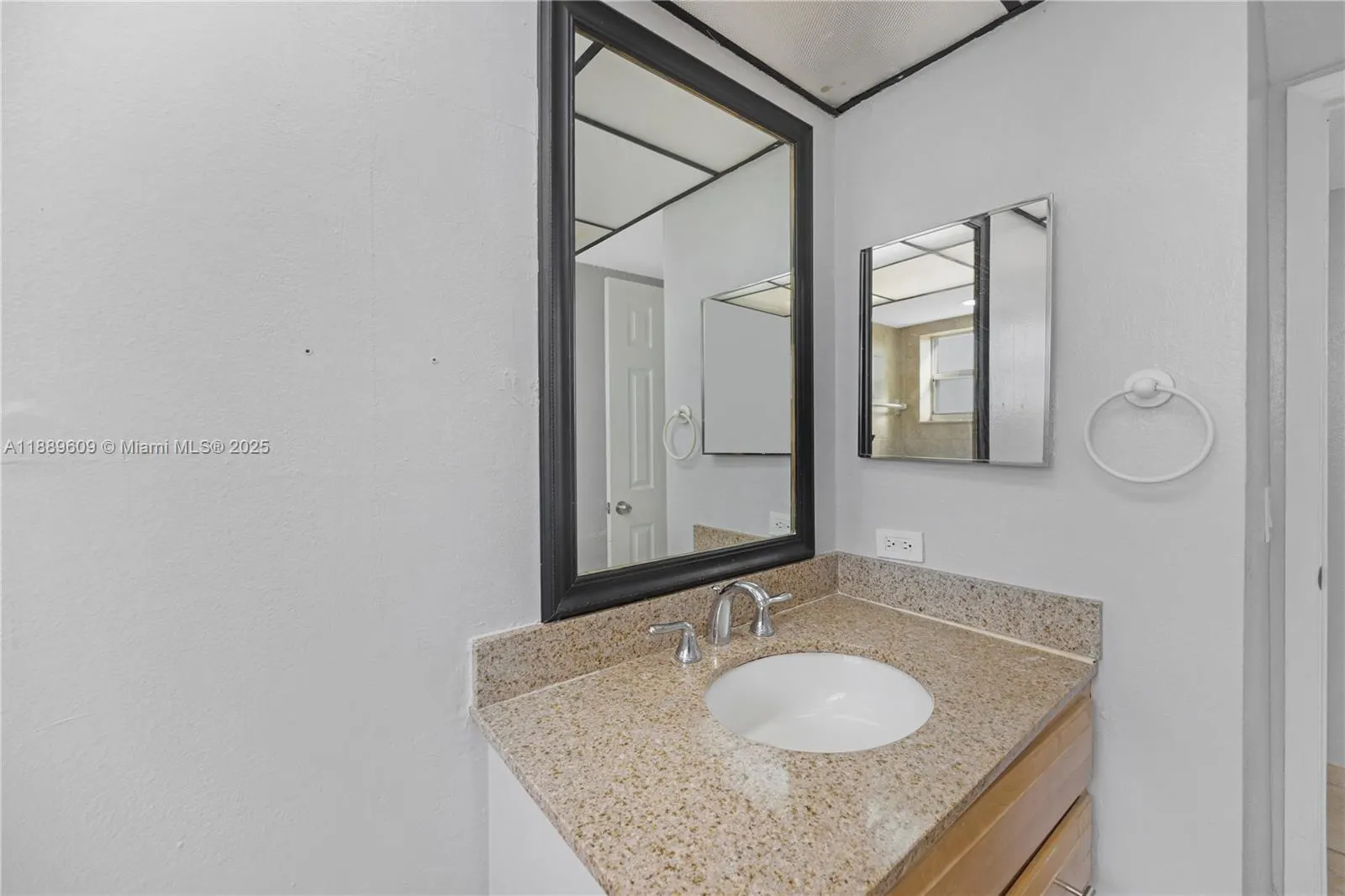 1750 W 46th St, #544