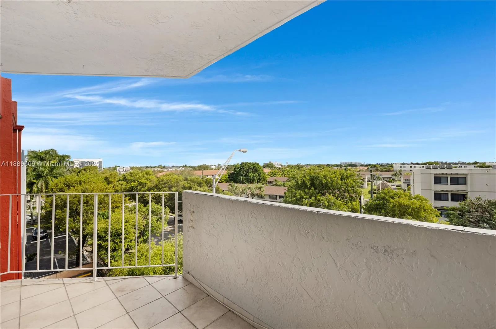 1750 W 46th St, #544