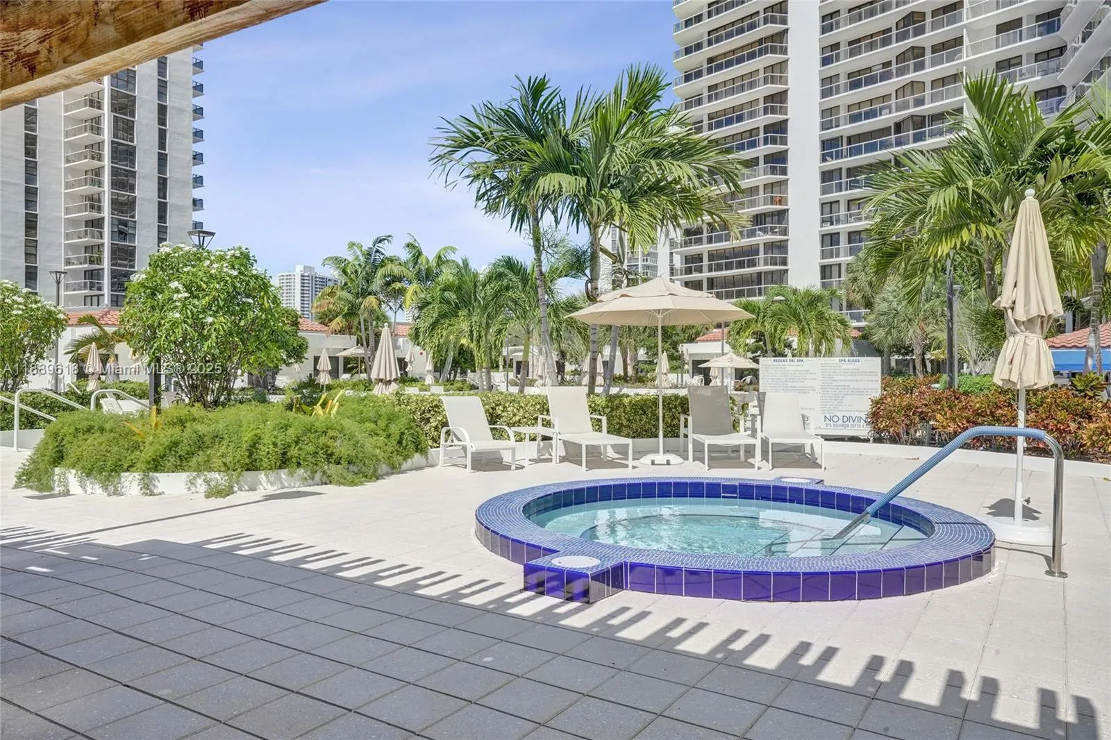 20281 E Country Club Dr, #2110