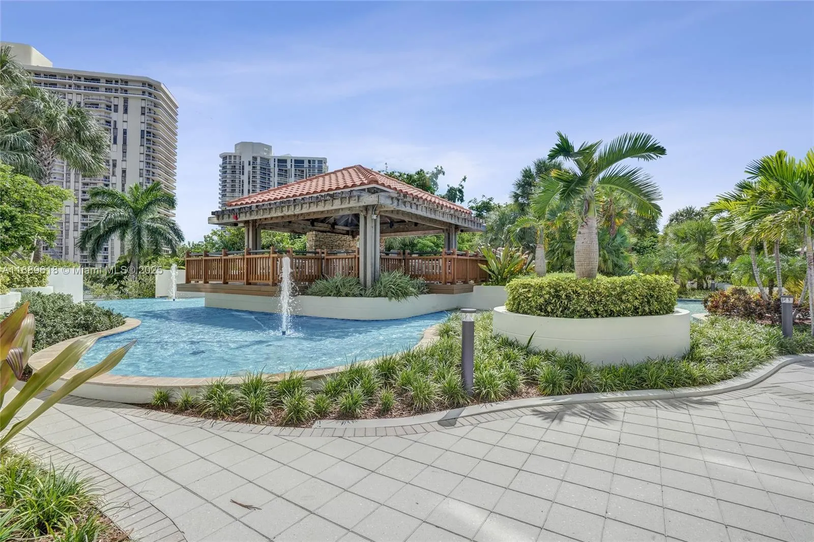 20281 E Country Club Dr, #2110