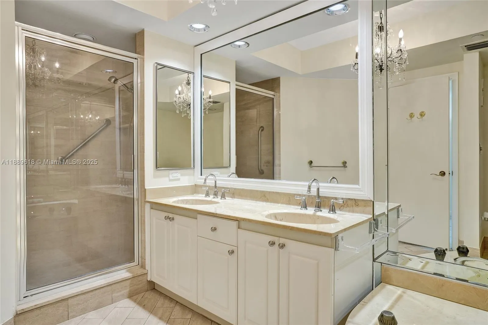 20281 E Country Club Dr, #2110