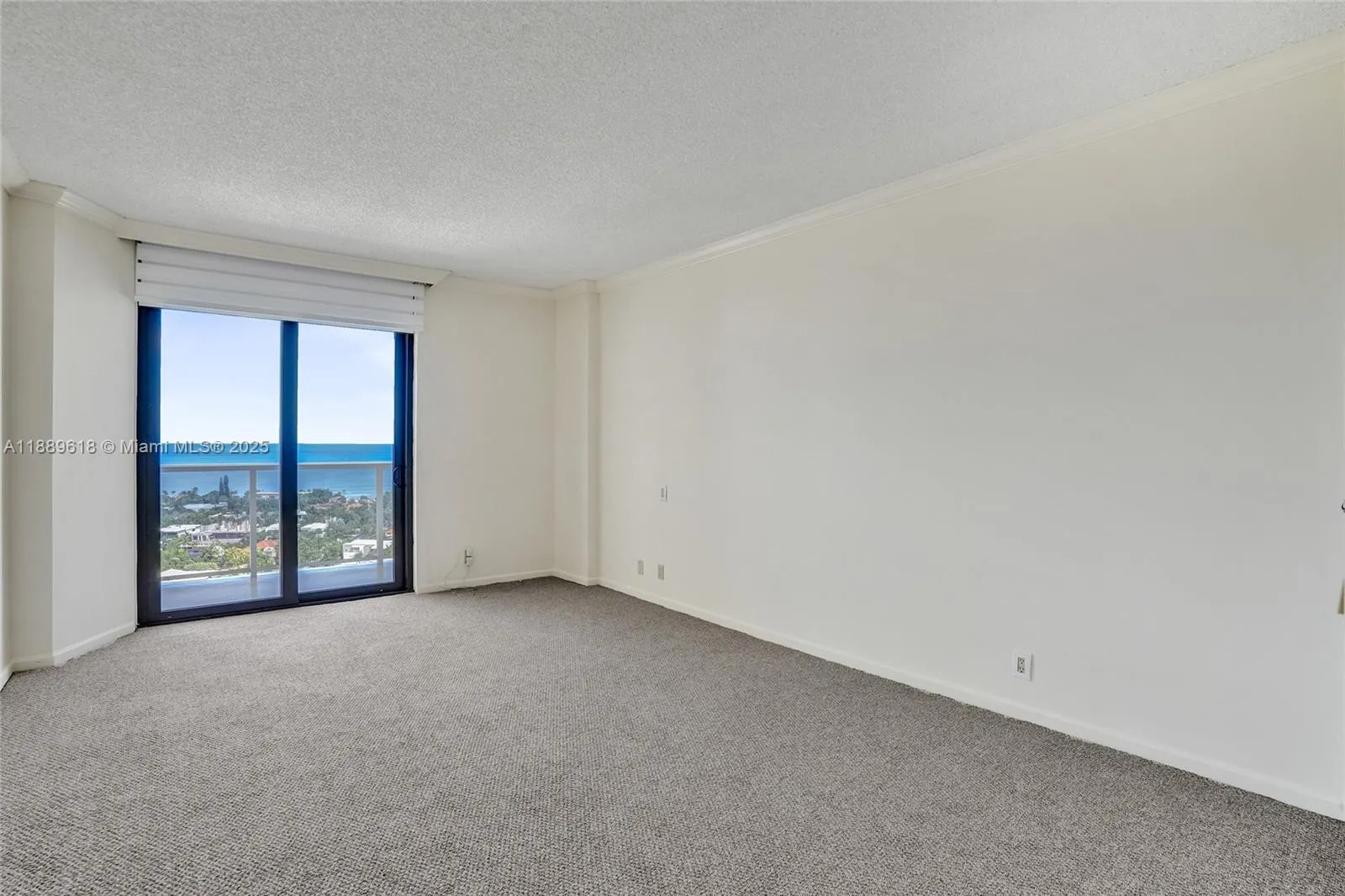 20281 E Country Club Dr, #2110