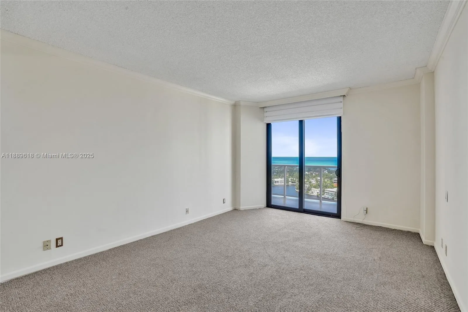 20281 E Country Club Dr, #2110