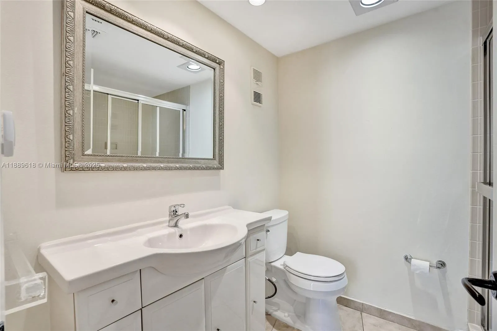 20281 E Country Club Dr, #2110