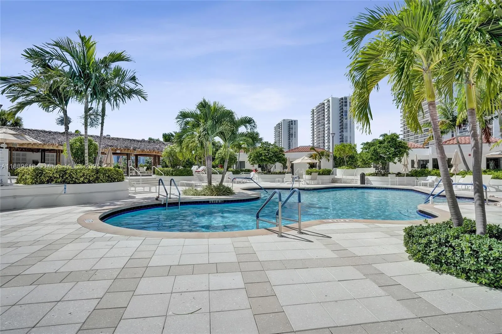 20281 E Country Club Dr, #2110