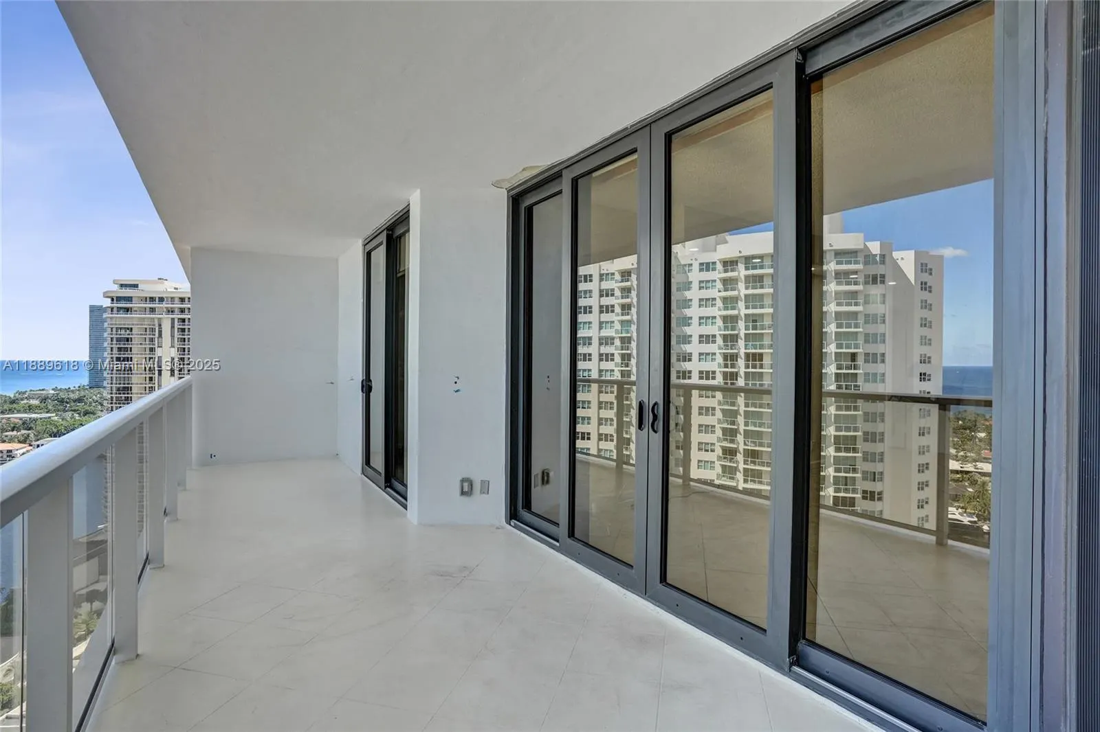 20281 E Country Club Dr, #2110