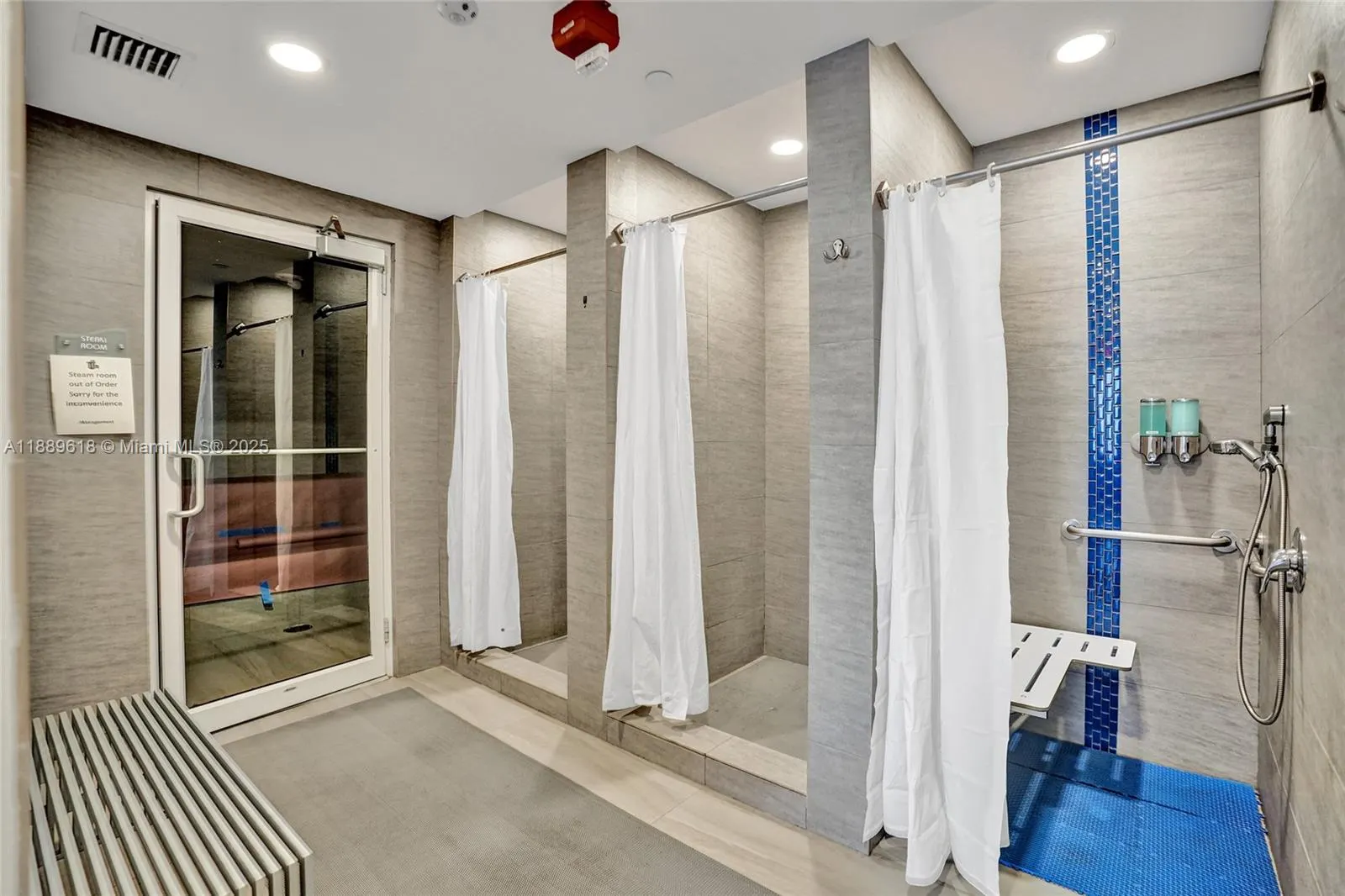 20281 E Country Club Dr, #2110