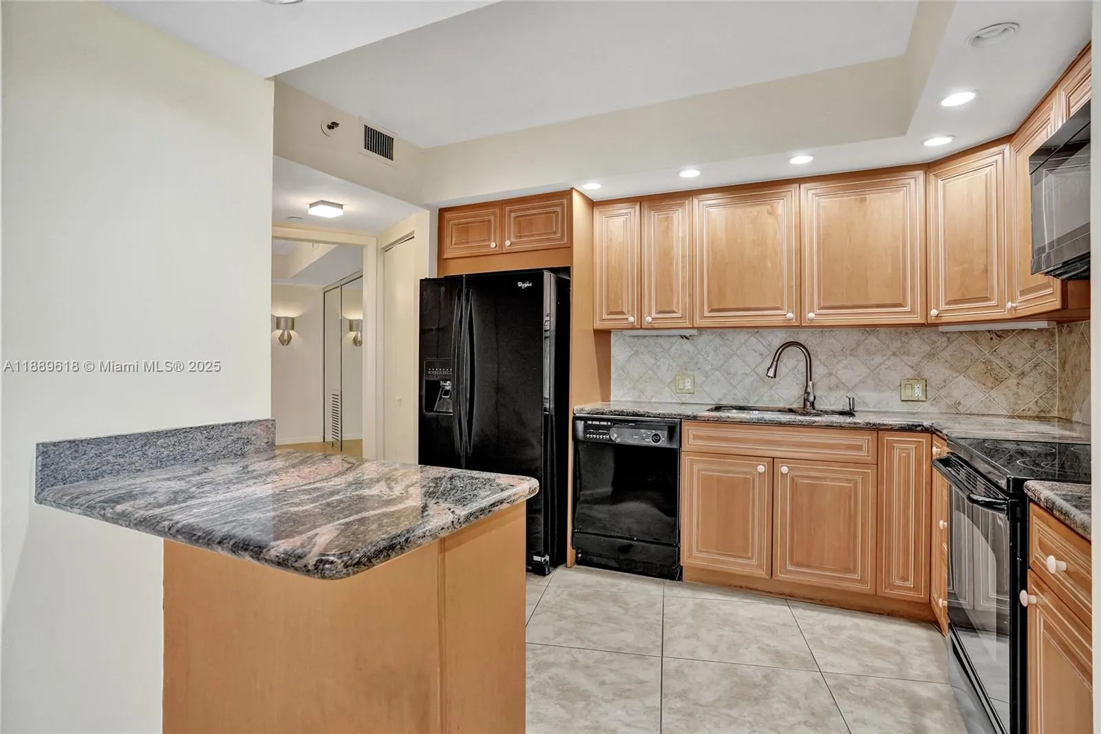 20281 E Country Club Dr, #2110