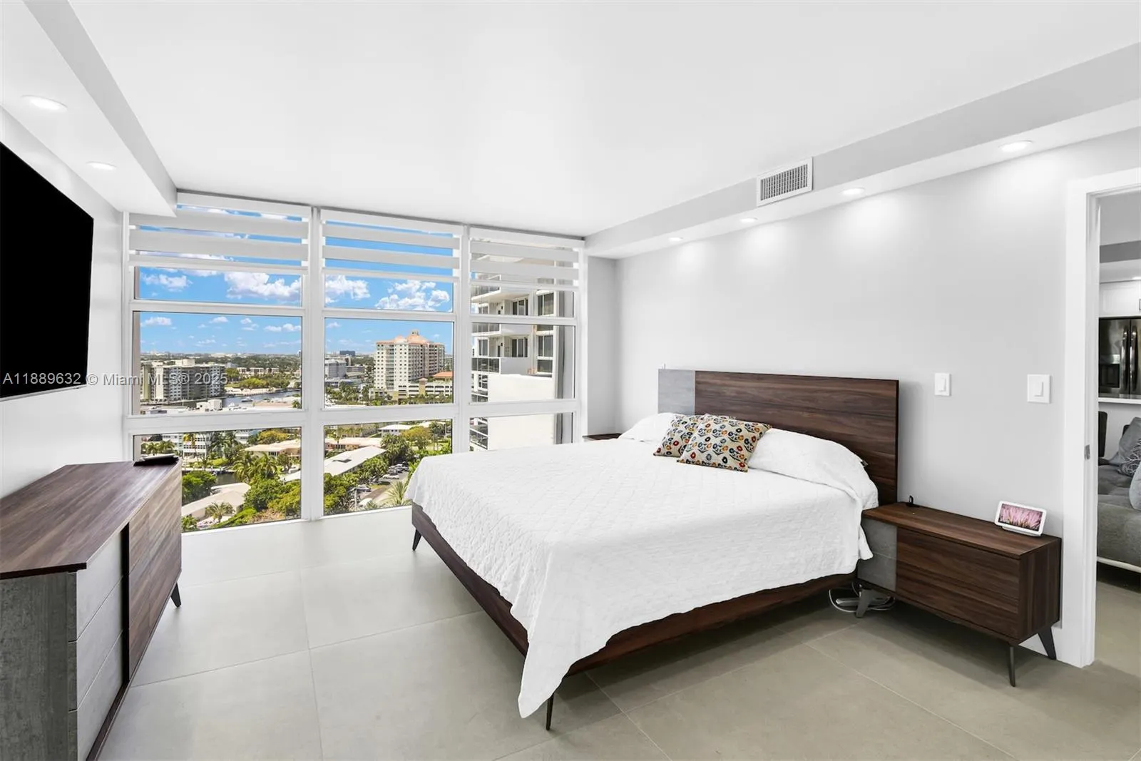 2701 N Ocean Blvd, #15B