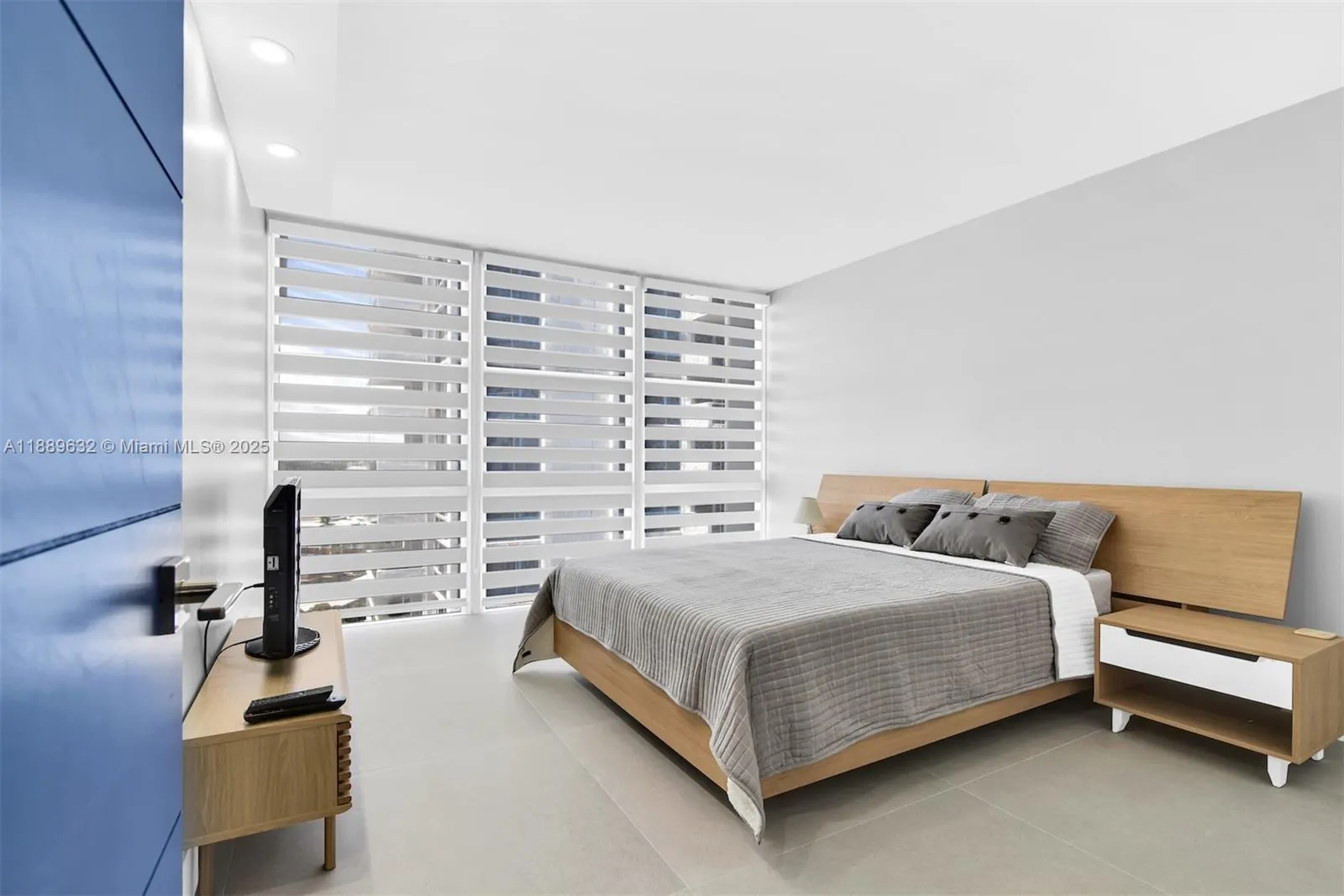 2701 N Ocean Blvd, #15B