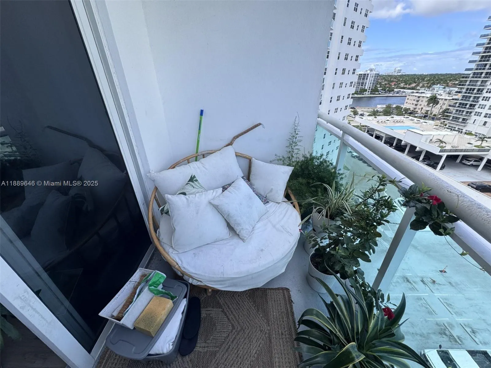 3001 S Ocean Dr, #907