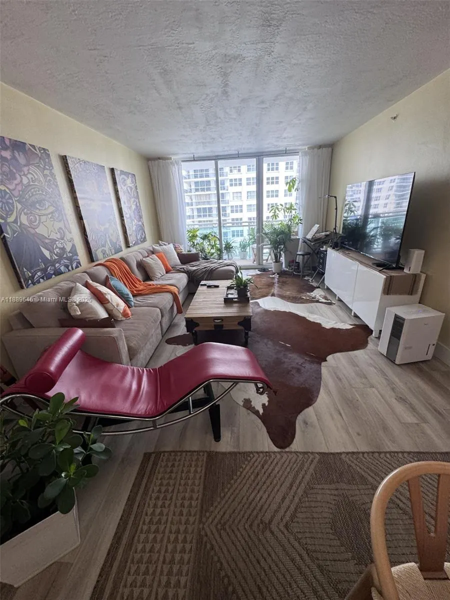 3001 S Ocean Dr, #907