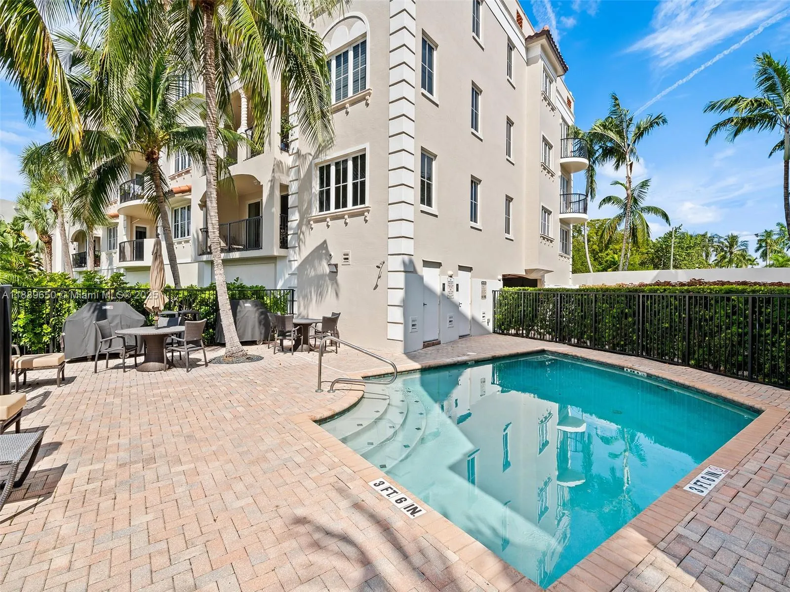 1414 SE 12th St, #1B