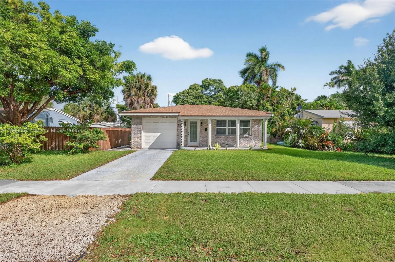 839 SW 16th St