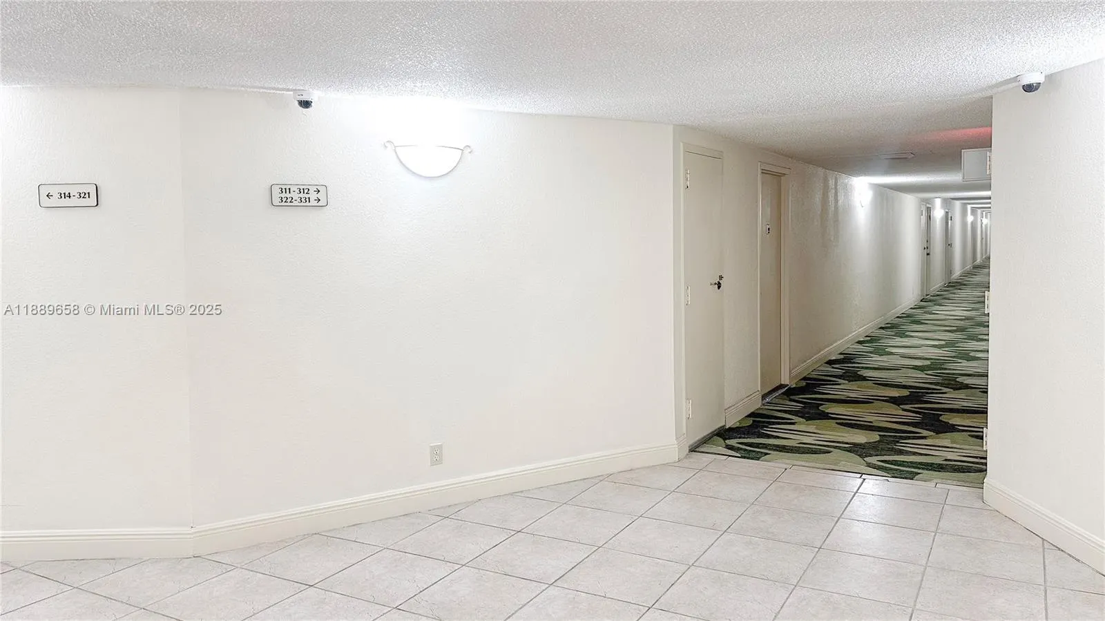 800 Parkview Dr, #323