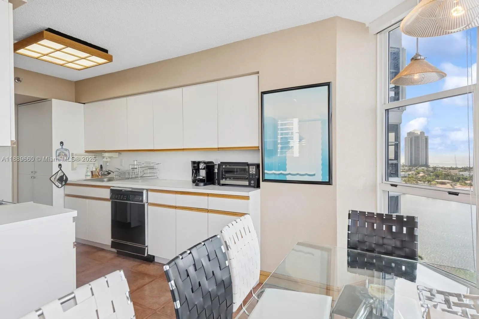 3600 Mystic Pointe Dr, #1801