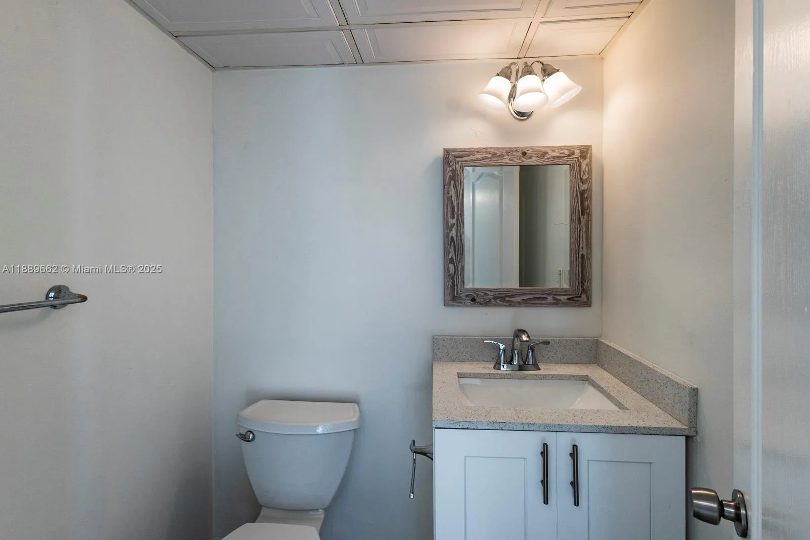 90 Edgewater Dr, #1218