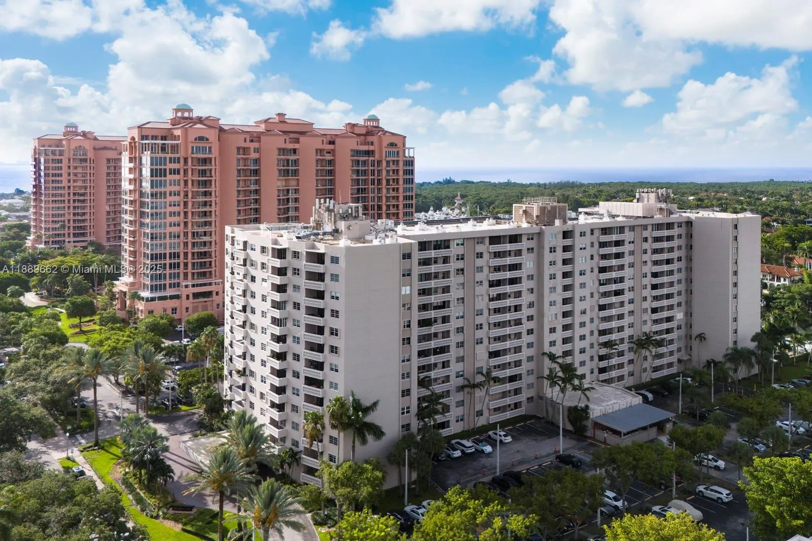 90 Edgewater Dr, #1218