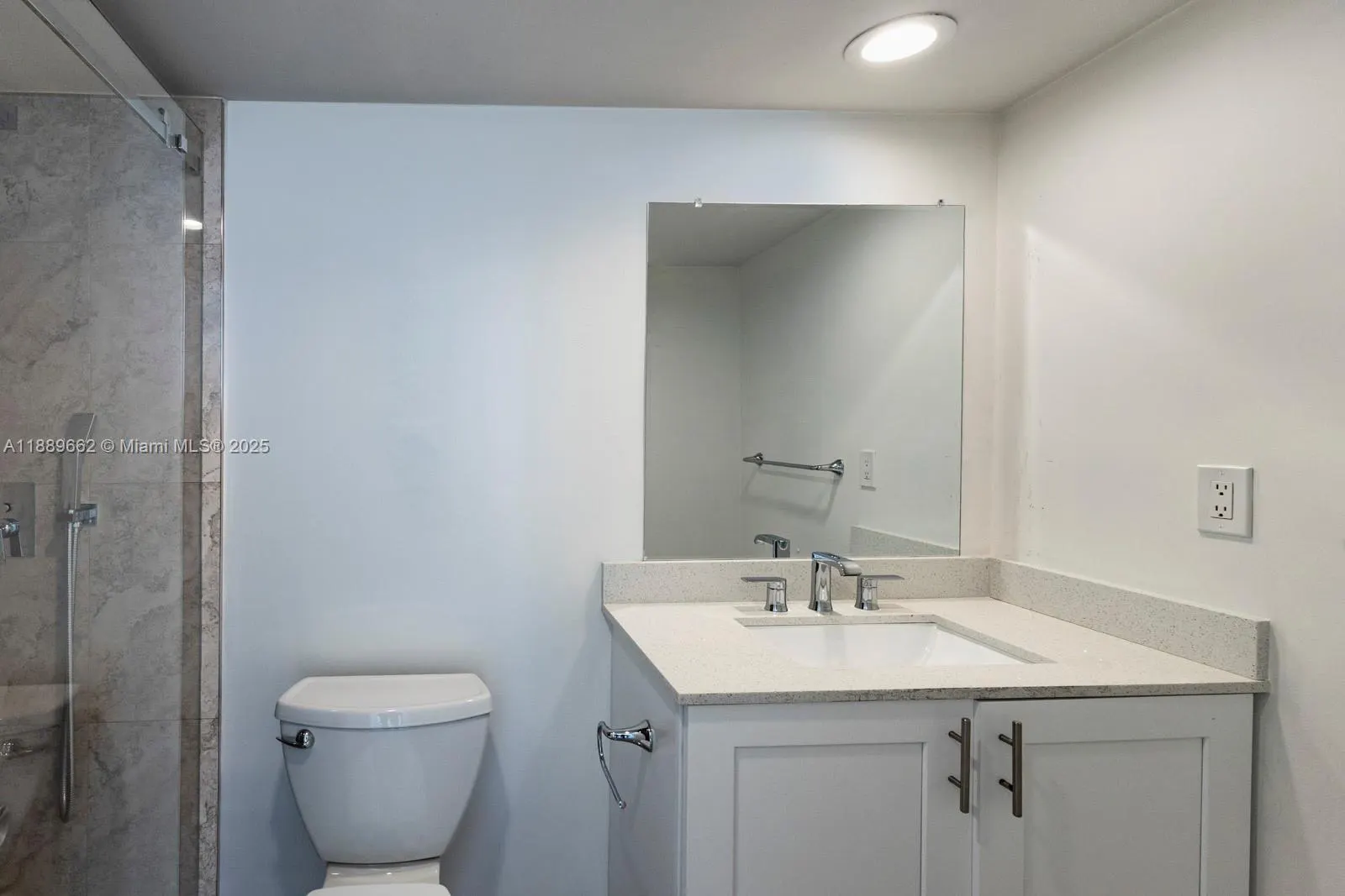 90 Edgewater Dr, #1218