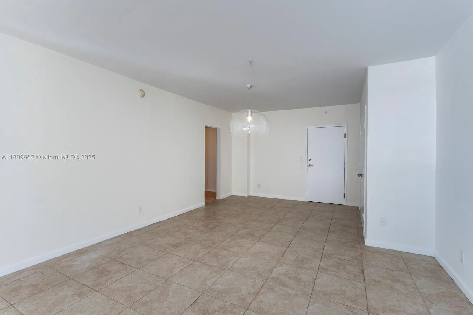 90 Edgewater Dr, #1218