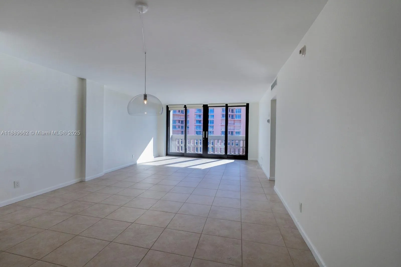 90 Edgewater Dr, #1218