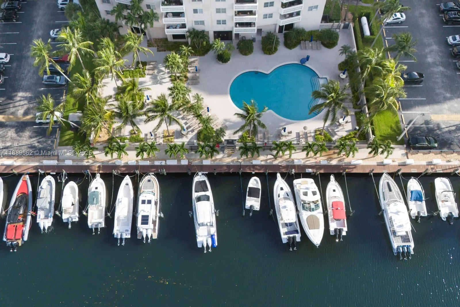 90 Edgewater Dr, #1218