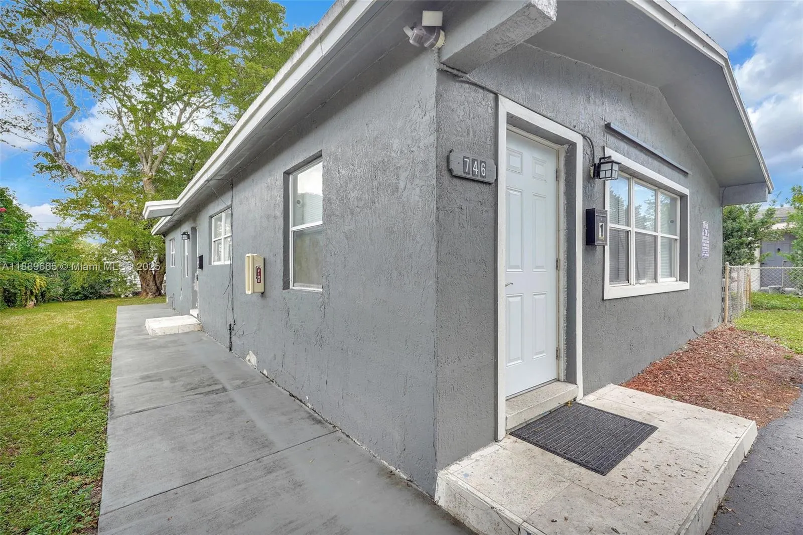 746 SW 4th St, #746