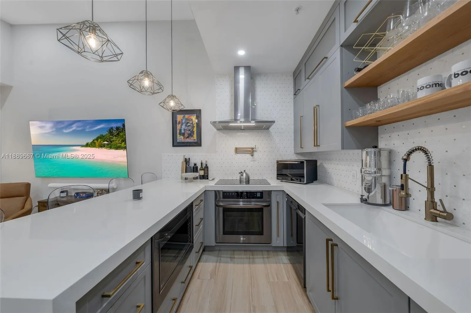 935 Euclid Ave, #5