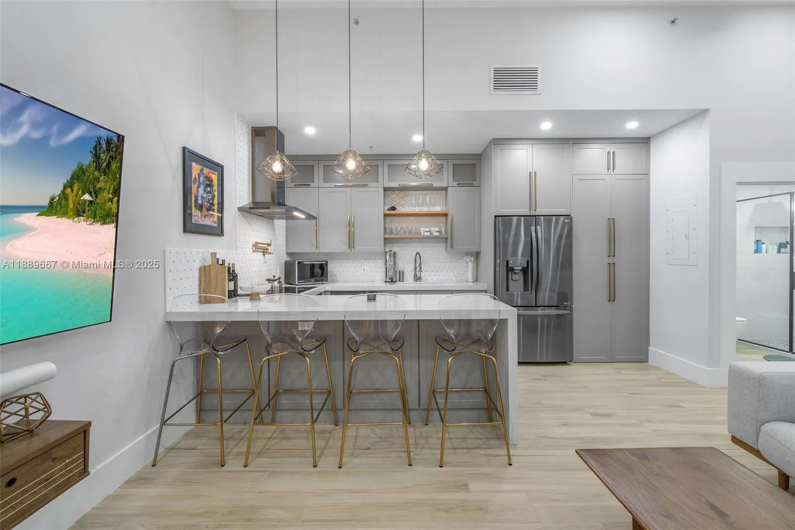935 Euclid Ave, #5