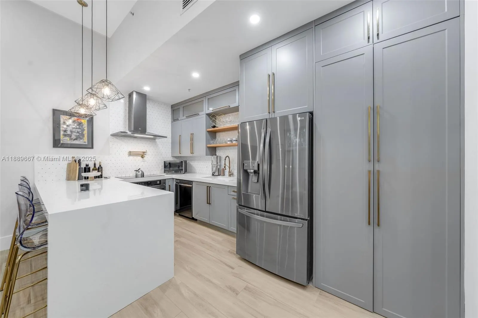 935 Euclid Ave, #5