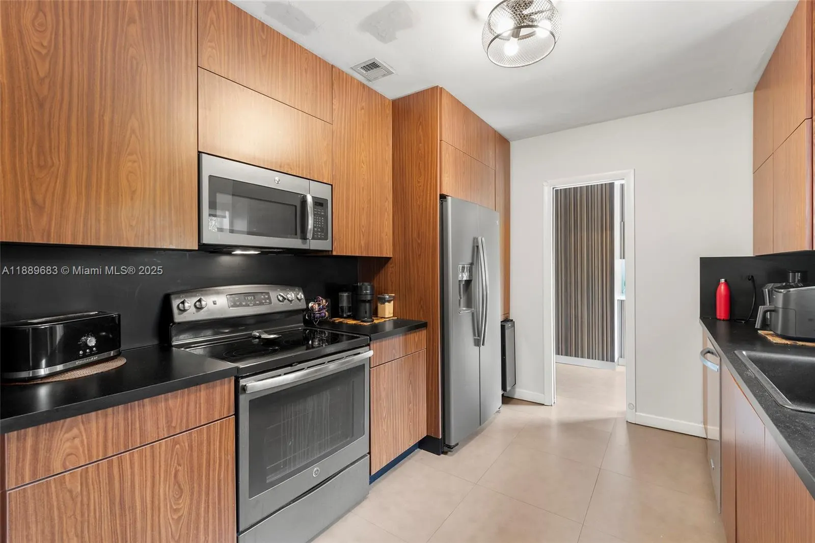 425 NE 114th St