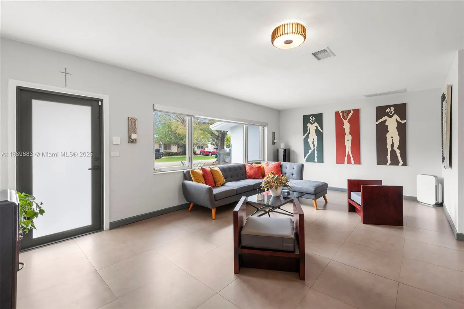 425 NE 114th St