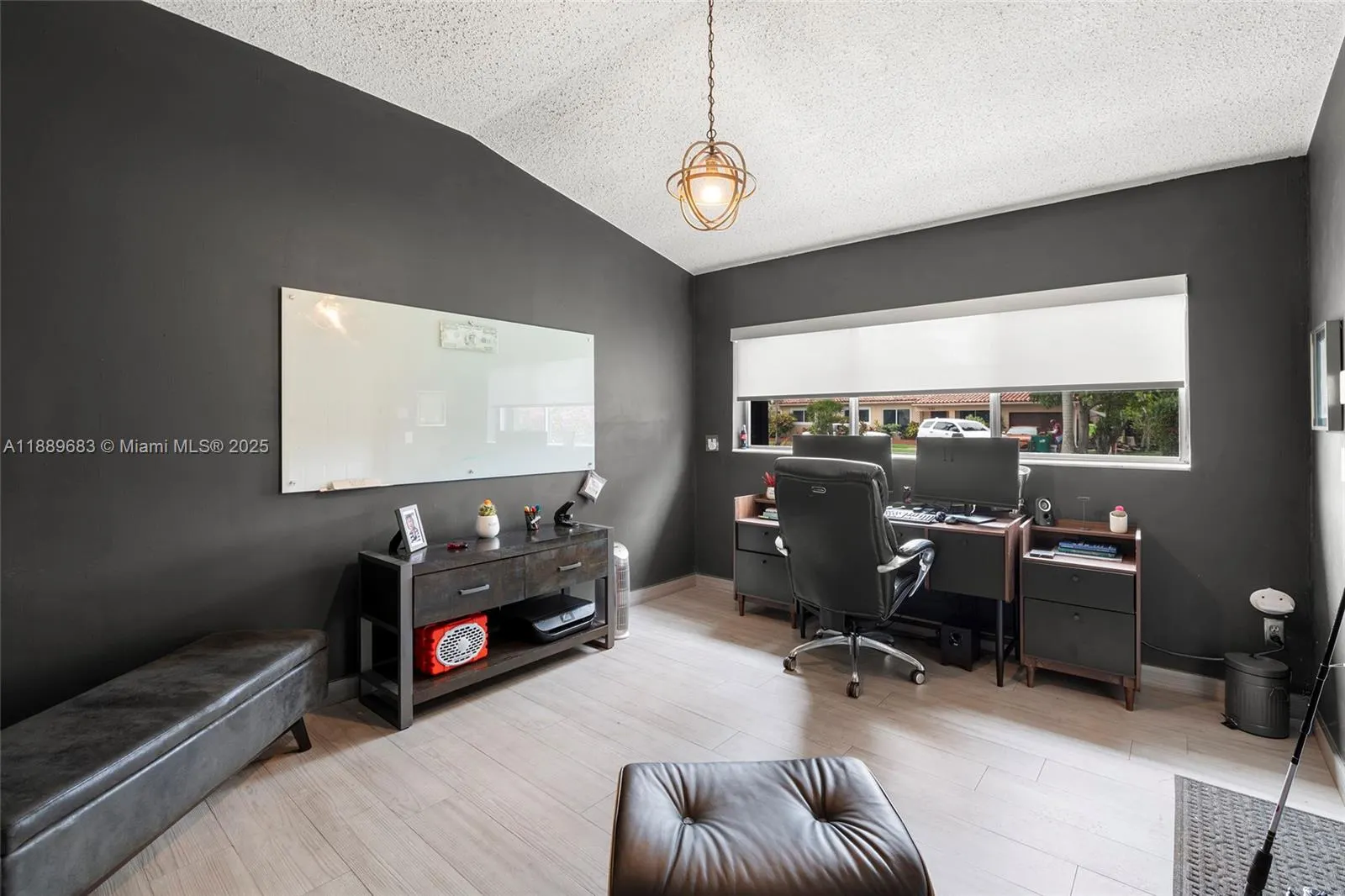 425 NE 114th St