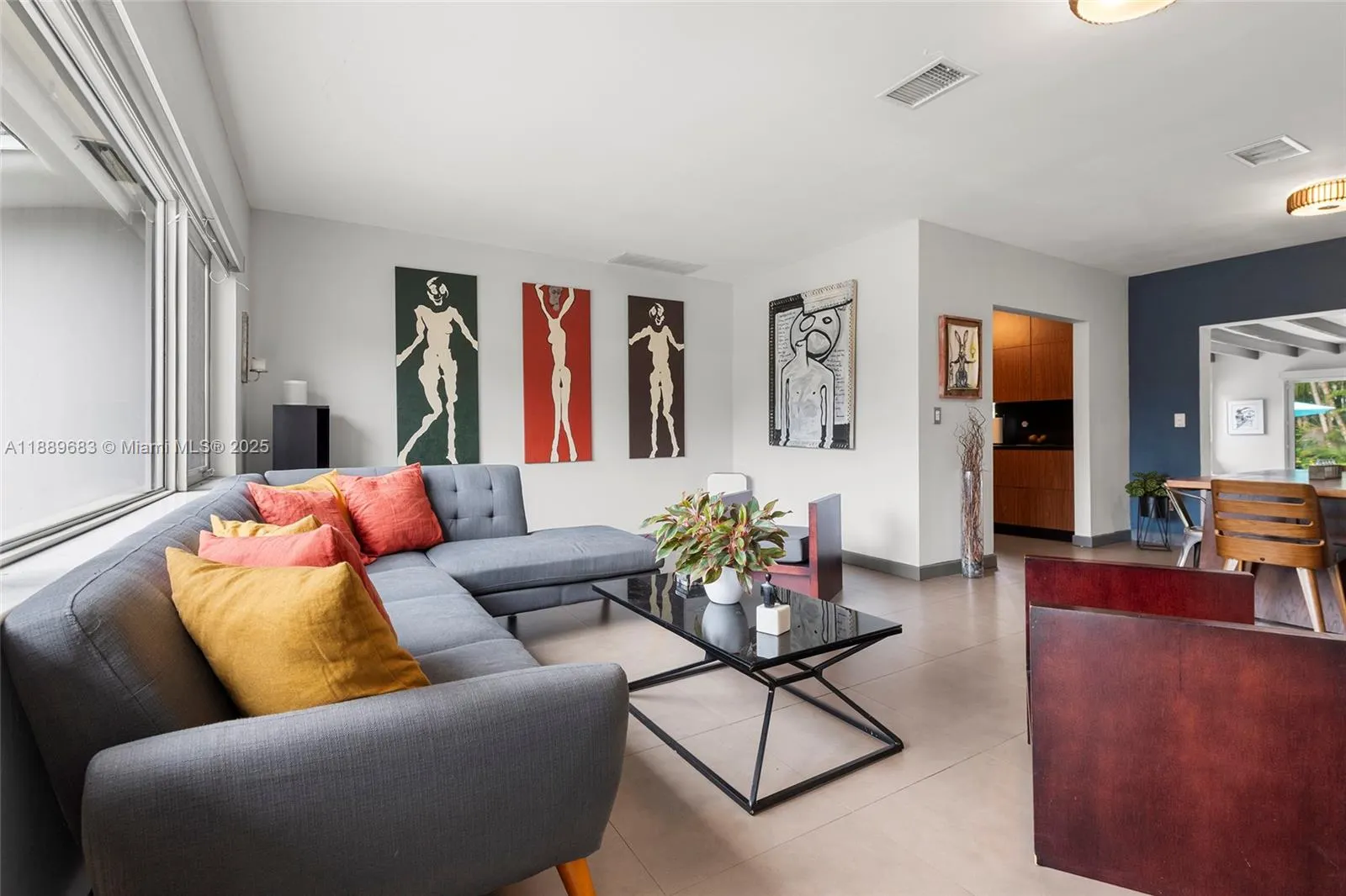 425 NE 114th St
