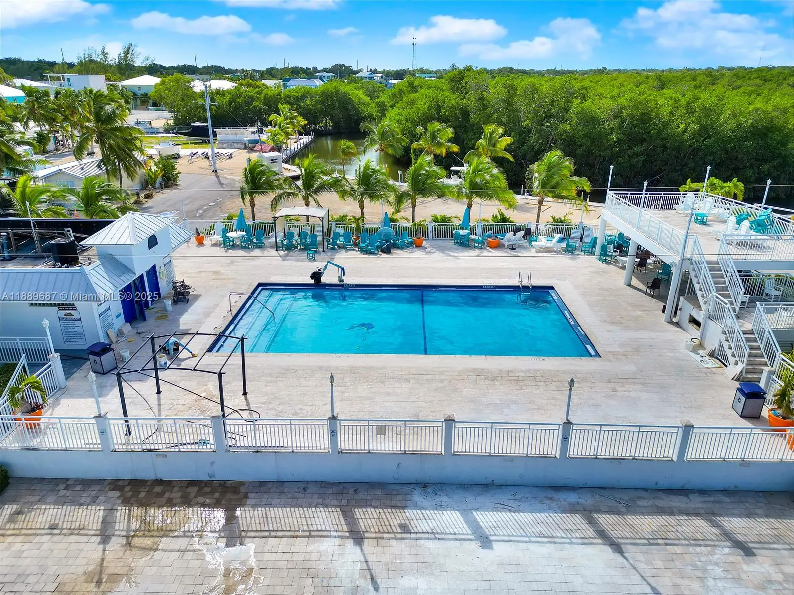 325 Calusa ST 497