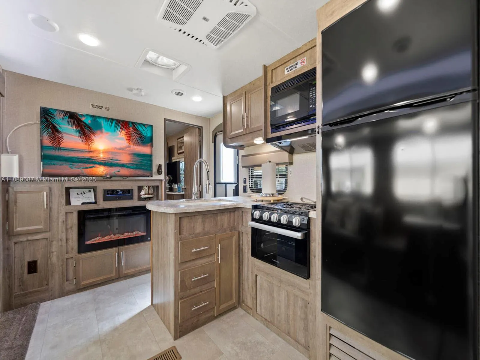 325 Calusa ST 497