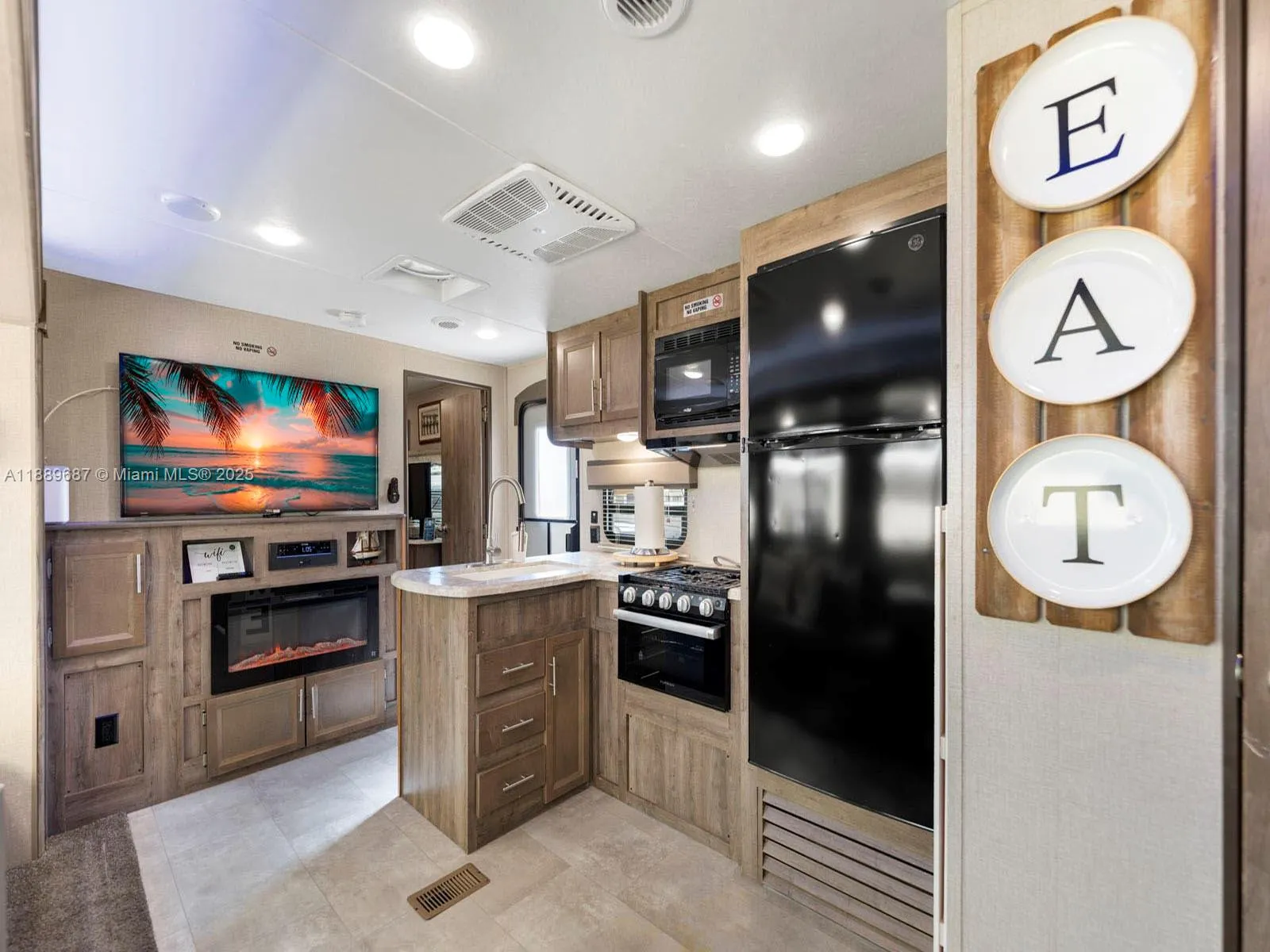 325 Calusa ST 497