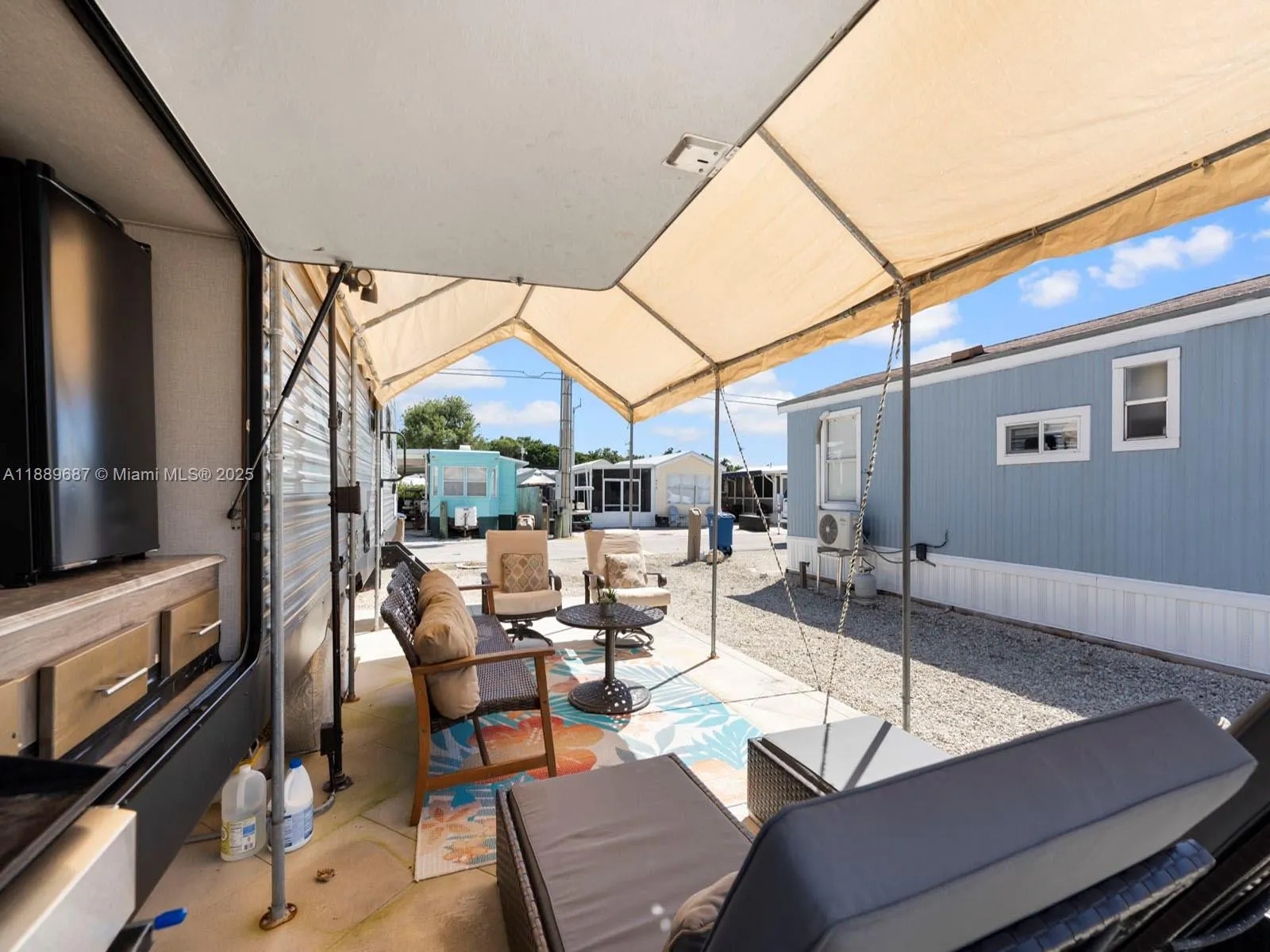 325 Calusa ST 497