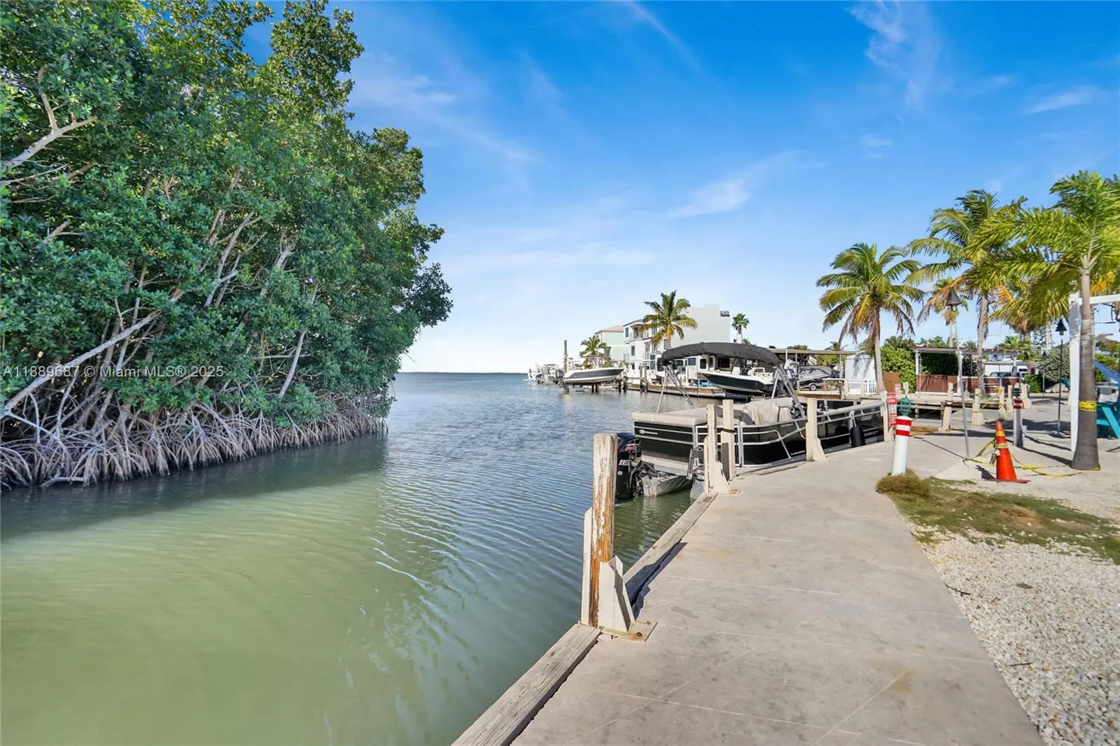 325 Calusa ST 497