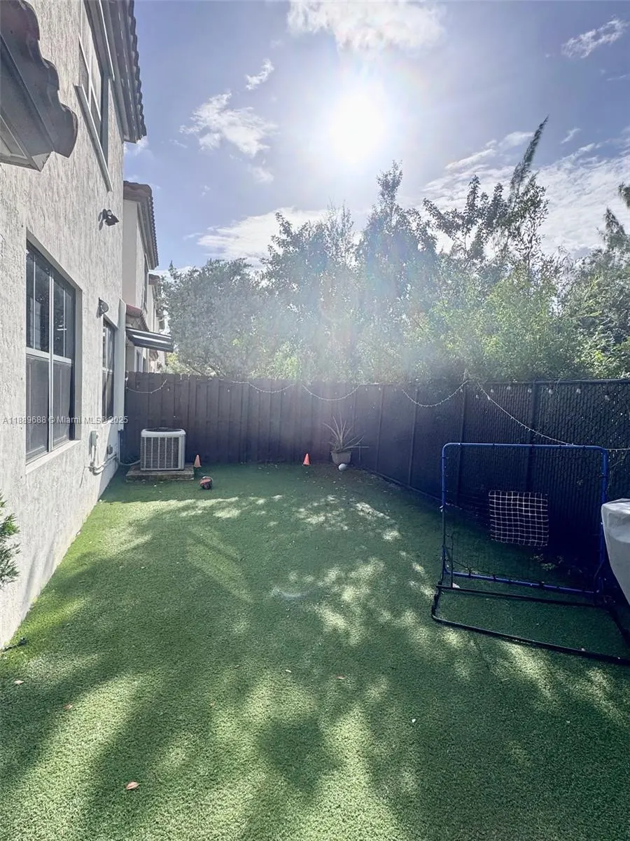 10300 NW 70th Ter, #10300