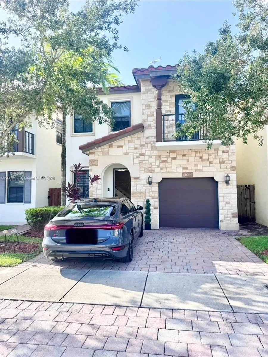 10300 NW 70th Ter, #10300
