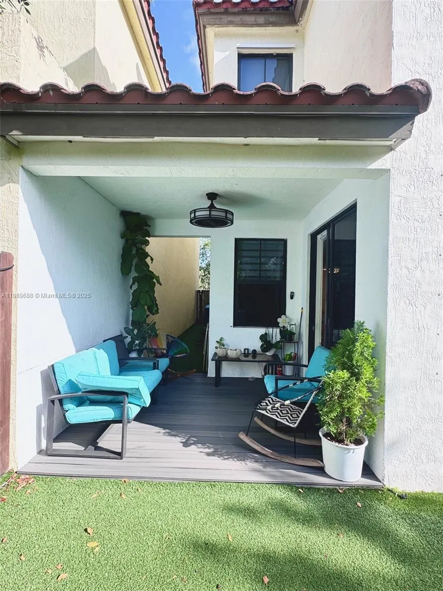 10300 NW 70th Ter, #10300