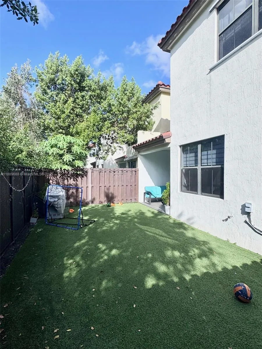 10300 NW 70th Ter, #10300